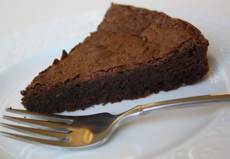 easy flourless chocolate cake