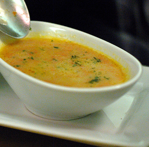 Onion Soup with cinnamon and mint